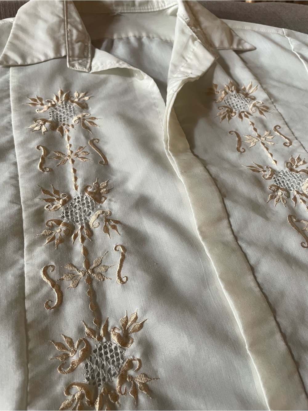 Vintage White Embroidered Guayabera Style Short Sleeve Button Front Blouse - Picture 3 of 8